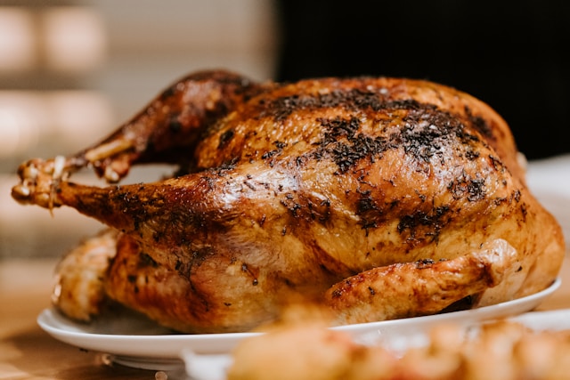 roast chicken by Claudio Schwarz on Unsplash